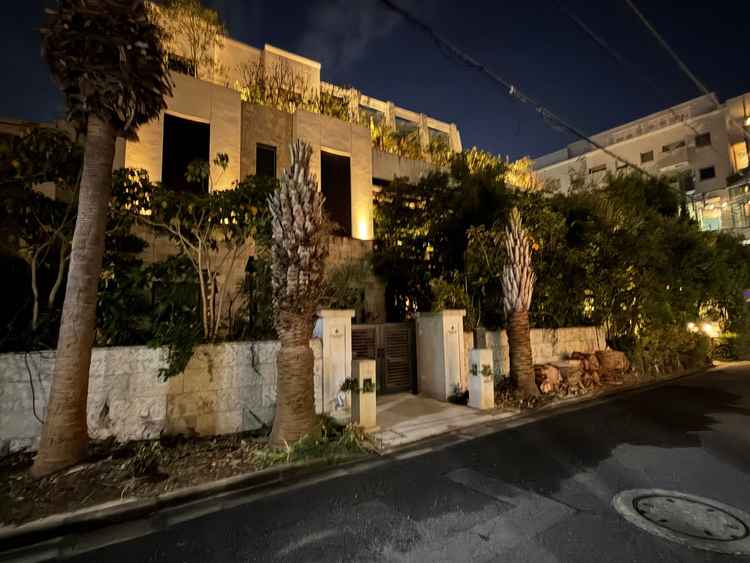 建物外観（リニューアル工事中）