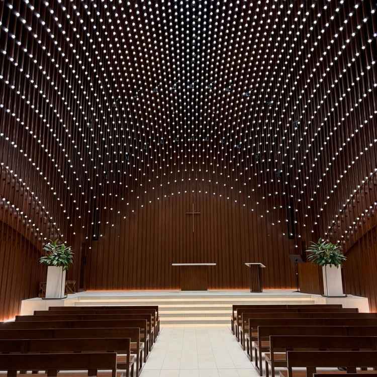 ライトが付くとまた印象が一気に変わりました。