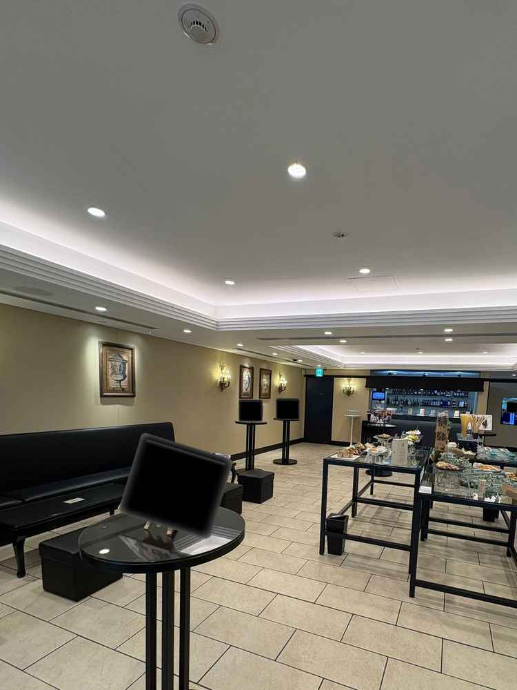 挙式終わりの新郎新婦と過ごせます。ベールをつけている状態で写真撮影が出来るのが魅力的です。