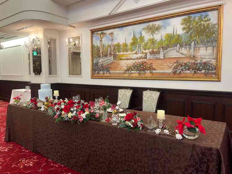 壁周りに装飾があるので、お花が多少少なくても映えることが分かった