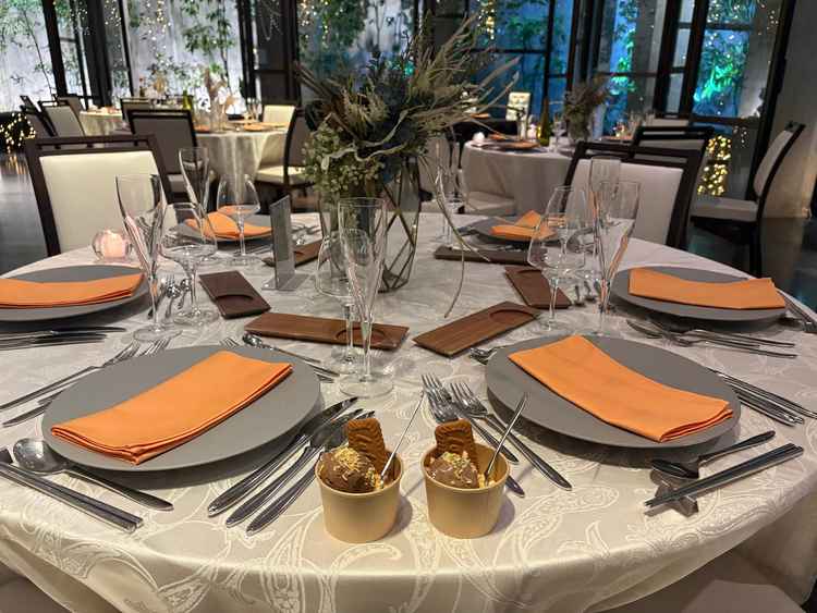 卓上イメージとオプションのアイスバー試食(ひとり600円)