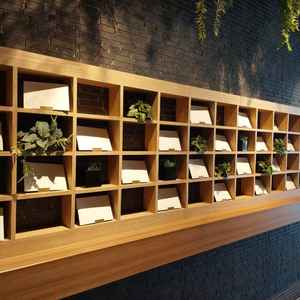 待ち時間にいるスペースに手紙や写真などを置くスペースがありました。