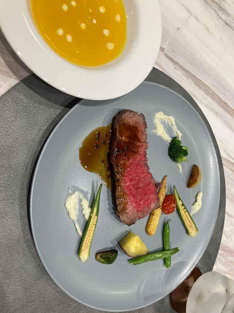 お料理は長崎県のお野菜が使われていて、とても美味しかったです。