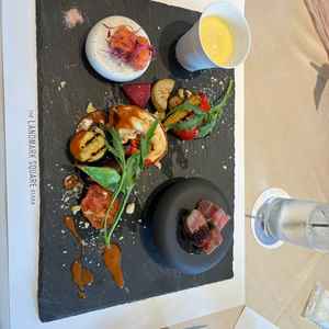 食材にもこだわられており実際に料理人の方が食材の説明をしてくださりました！どれも美味しかったです！