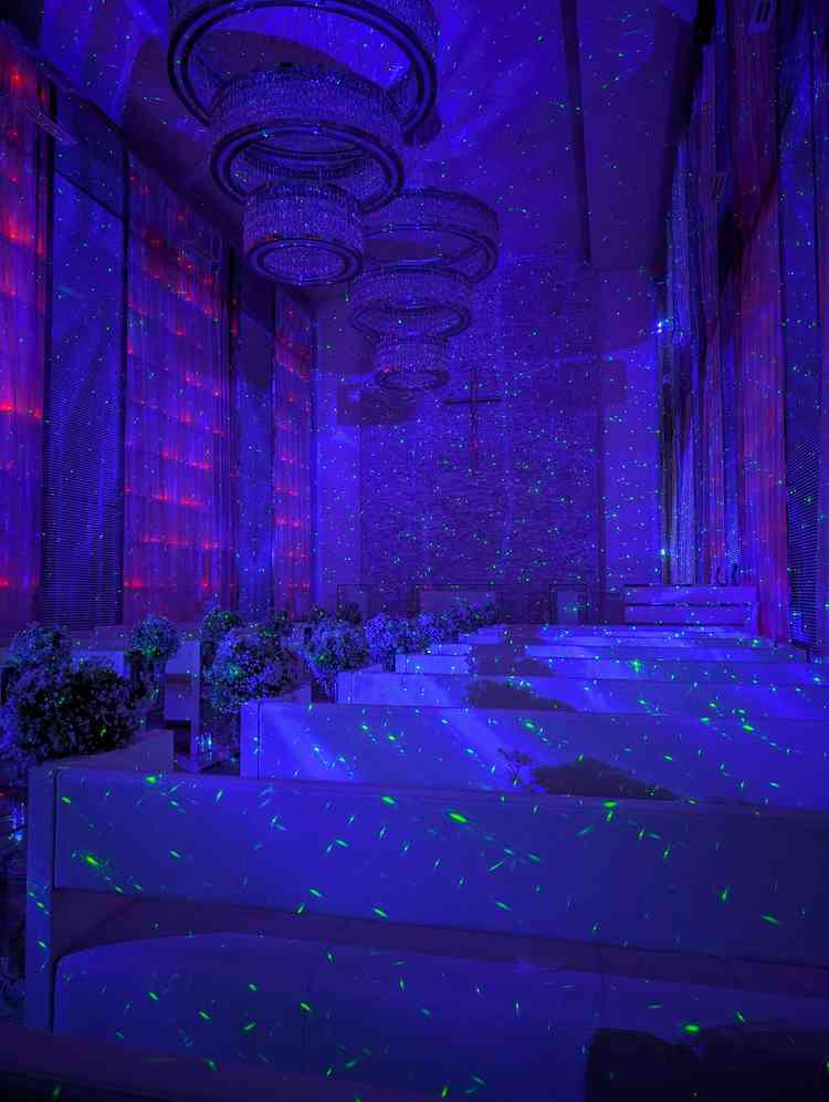 特にライティングは多様であり、来場者を驚かせるような演出ができそうです