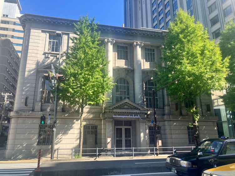 会場外観。歴史も感じつつ、綺麗にされている会場。