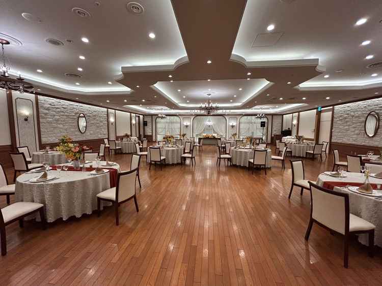 夏に改装される披露宴会場です