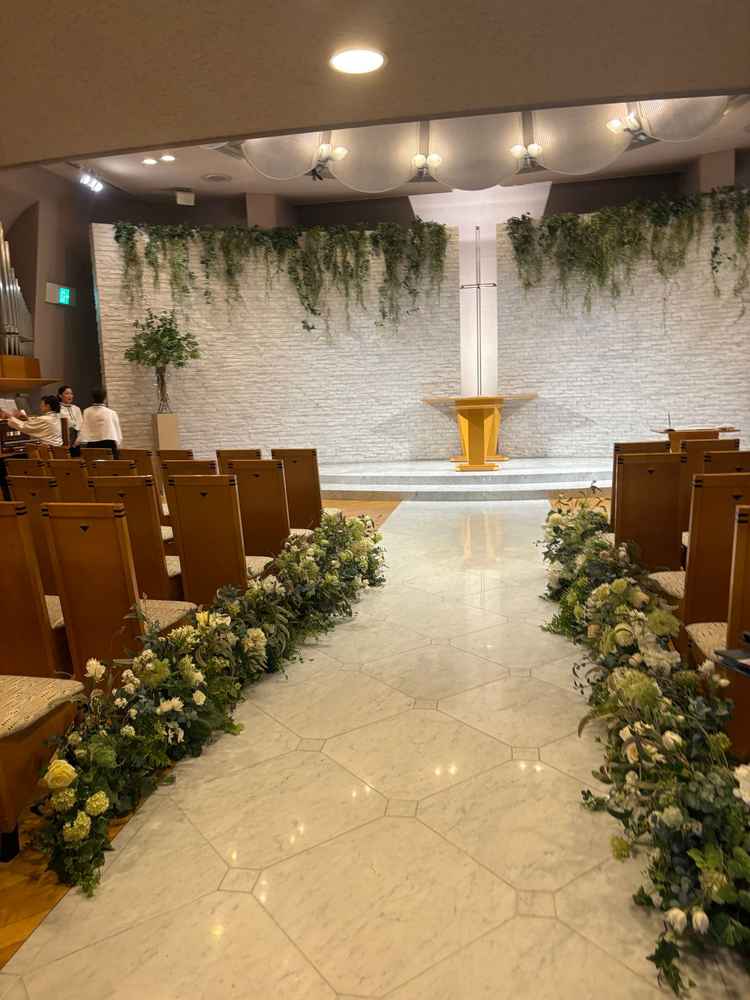 挙式会場はゲストとの距離が近く、声が届く点が魅力でした。