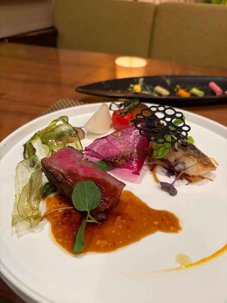 試食のメインです。料理長から直々に説明がありました。美味しかったです。