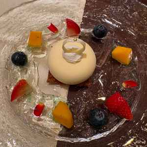 試食会のデザートです。リングピローに見立てたデザートですごく可愛かったです。