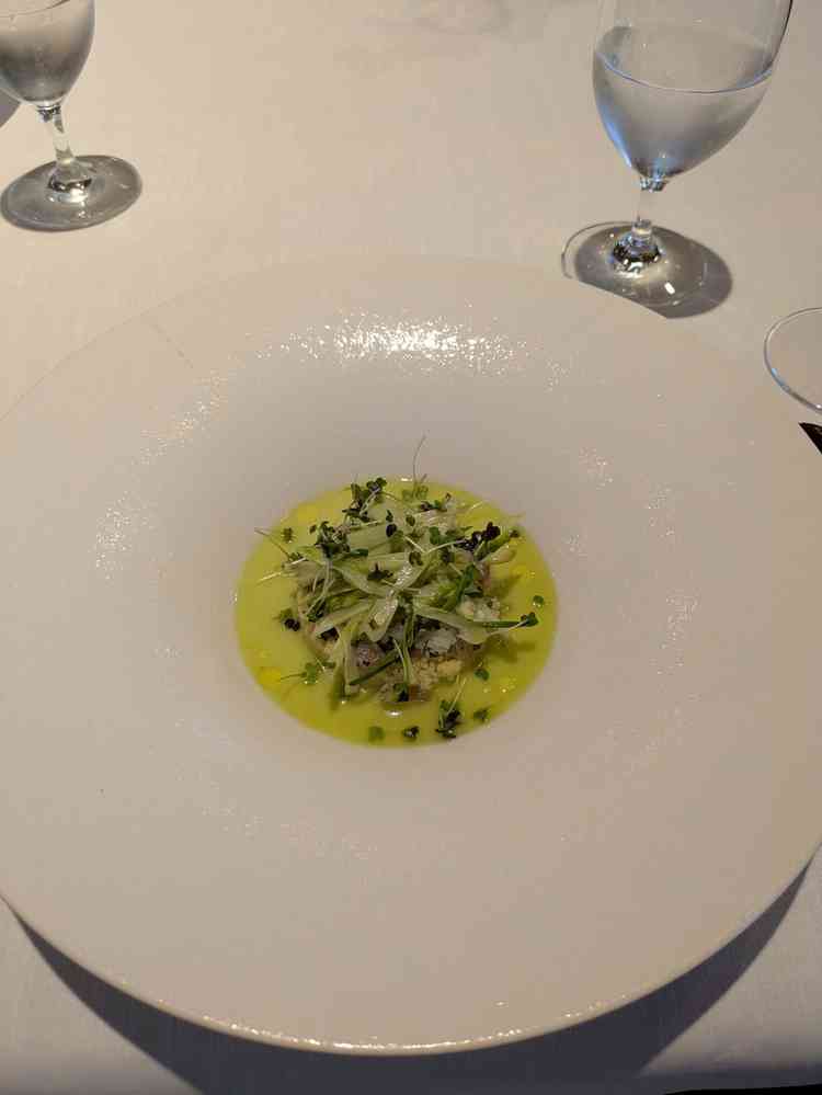 前菜を試食。これ意外にもパンや飲み物、パスタ、食後のお茶を頂きました。