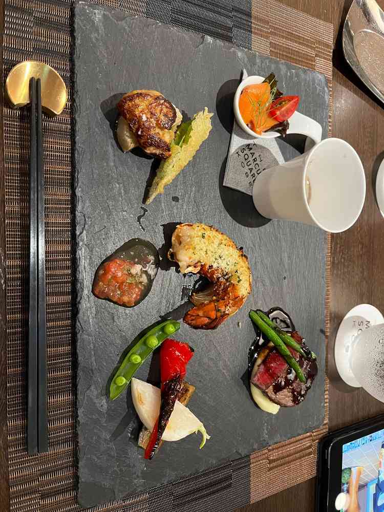 食事は素材にこだわりがあり、全て美味しかった。特にマッシュルームのポタージュが濃厚で美味しかった。