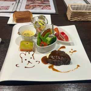 一つ一つのメニューがこだわっていて、お肉も柔らかくてとても美味しかったです。