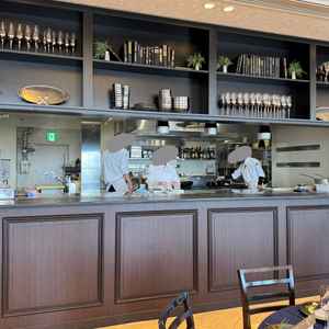 披露宴会場から見えるカウンターキッチンの様子