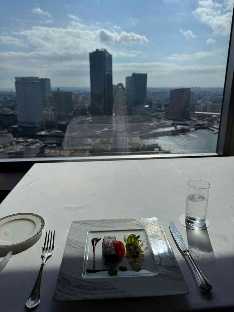 試食は30階の部屋で行われた