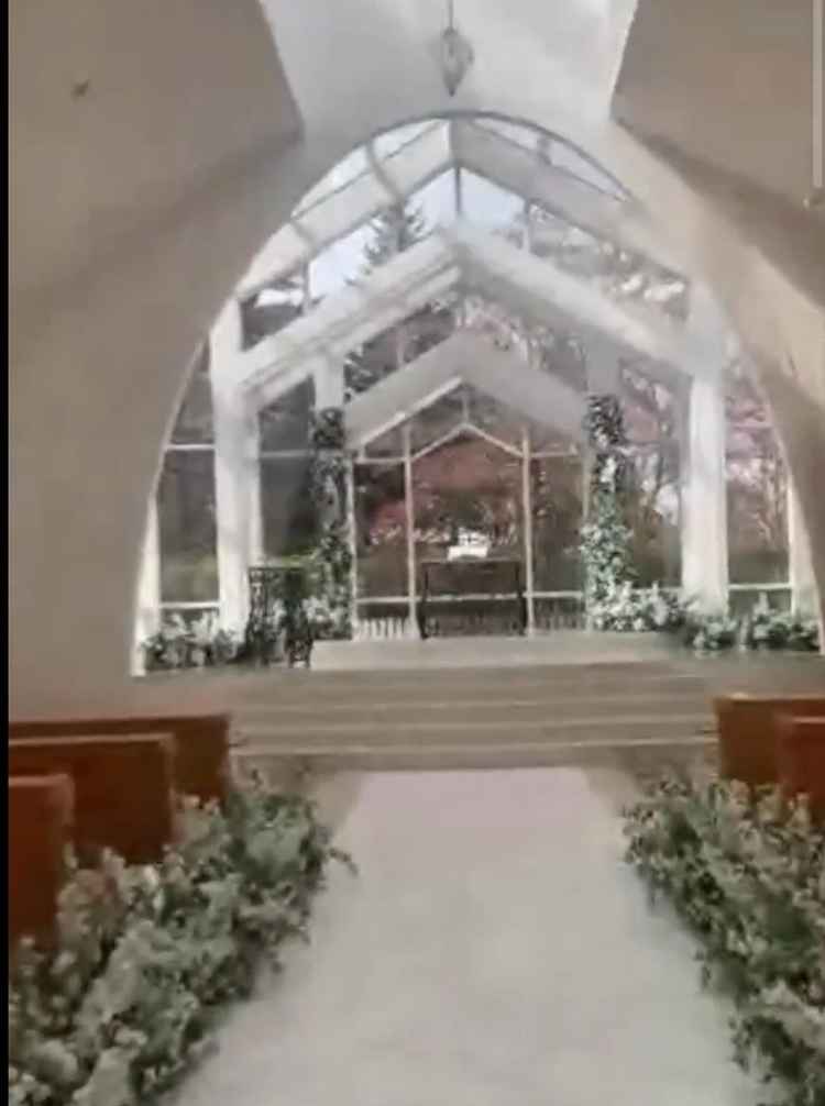 ヴァージンロードが長く、高級感があります