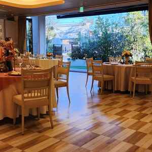 扉を全開にするとガーデンがあり、とても開放感があって自由な使い方が出来るのが魅力です。