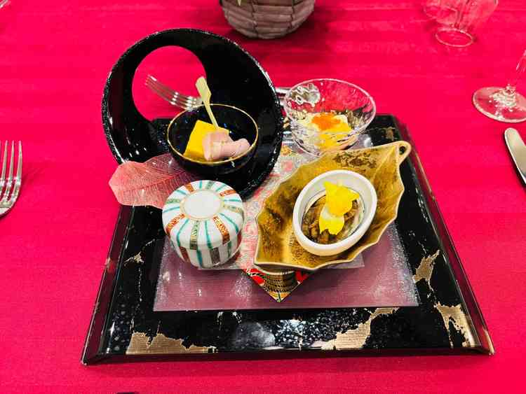 試食もすごい豪華！食器のセンスに感動しました