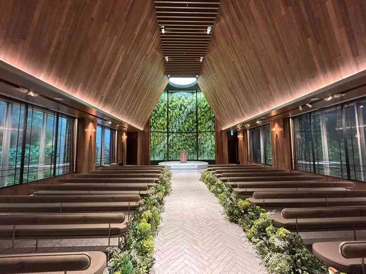 都内最大の大きさのチャペルということもあり、開放感のある素敵な空間でした。