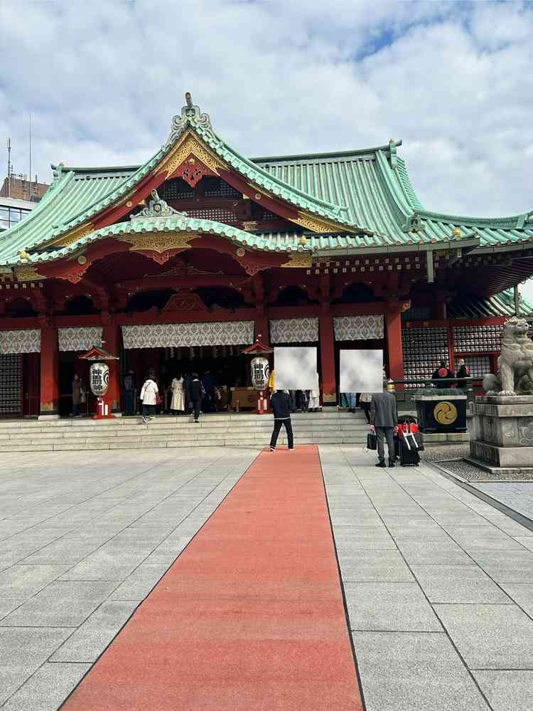 実際に歩く参進の儀の道です。七五三の時期で一般客の方もたくさんいました。