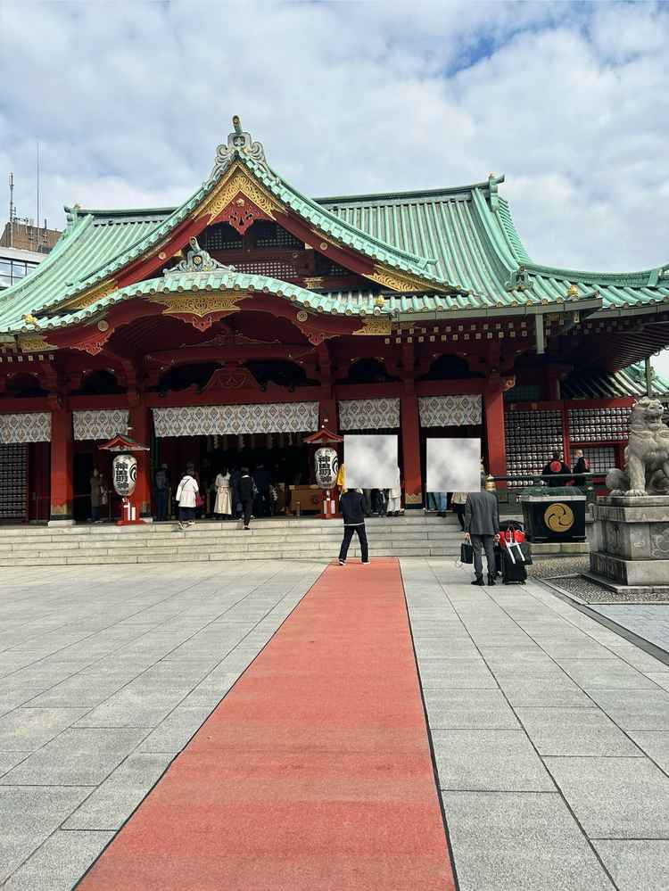 実際に歩く参進の儀の道です。七五三の時期で一般客の方もたくさんいました。