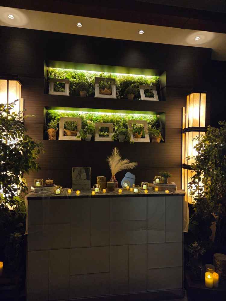 証明を調整することでおしゃれな演出ができるのが室内ならではでよかった。