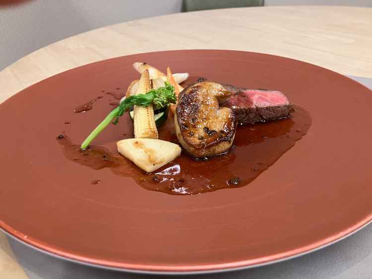 試食でいただきました。メインのお肉でございます