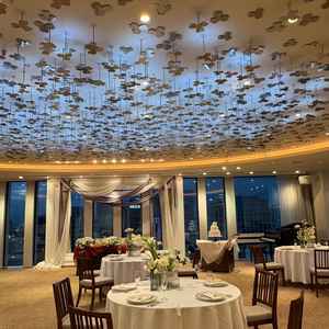 雰囲気が上品でした。窓から見えた景色もとても綺麗で披露宴中も景色を楽しめると思うとワクワクしました。