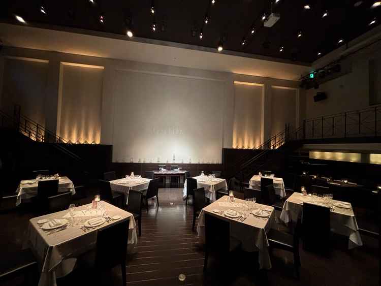 披露宴会場　エトワール。ジャズバーがモチーフになっているようです。