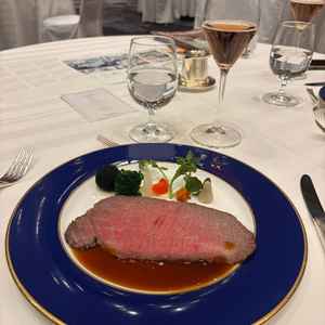 試食として、ローストビーフをいただきました。見事な美味しさで感動。