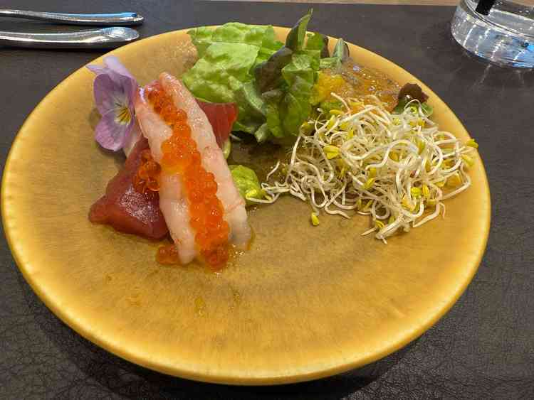 創作寿司で初めて食べたものだった。とても美味しくおすすめできる。