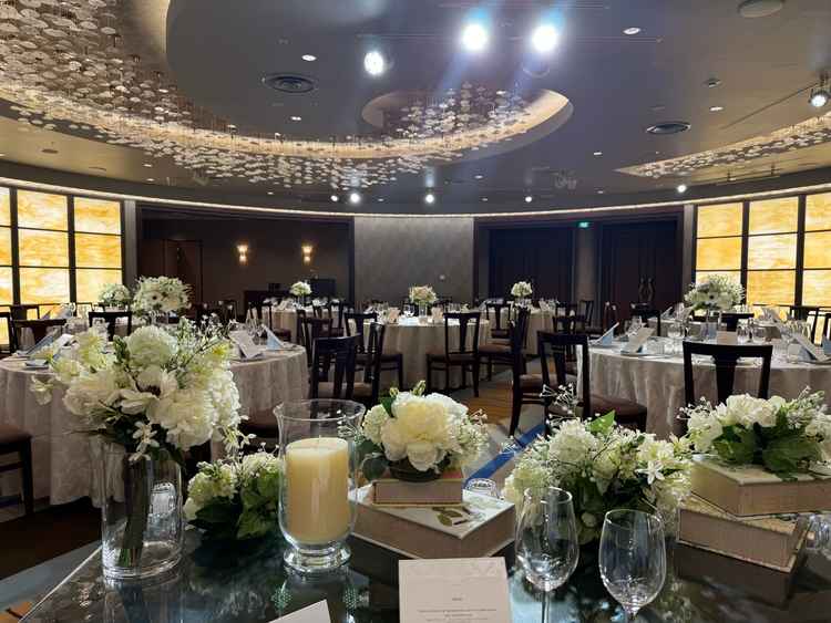 最初に見学した披露宴会場。挙式会場と同じフロアにあるため移動も少なくよかった。