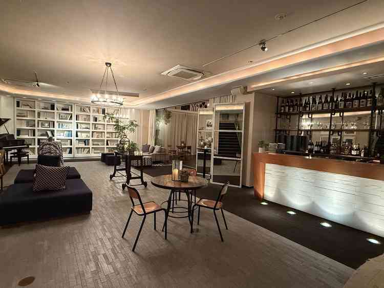 待合室も大変広々としており、披露宴会場への入り口の仕掛けも驚きました。