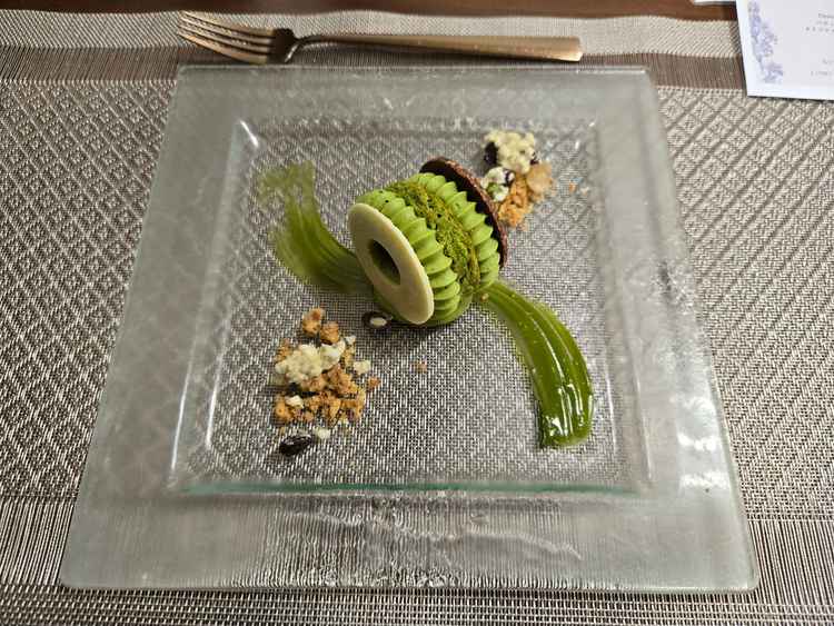 こだわりの抹茶デザート。食べずらさはあるものの、とても美味しい。