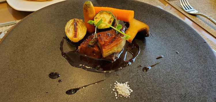 お肉が柔らかくてソースもとても美味しかったです。