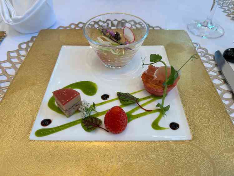 試食会のごはんはフレンチでありながら出汁など和テイストもあり、親しみやすかった。