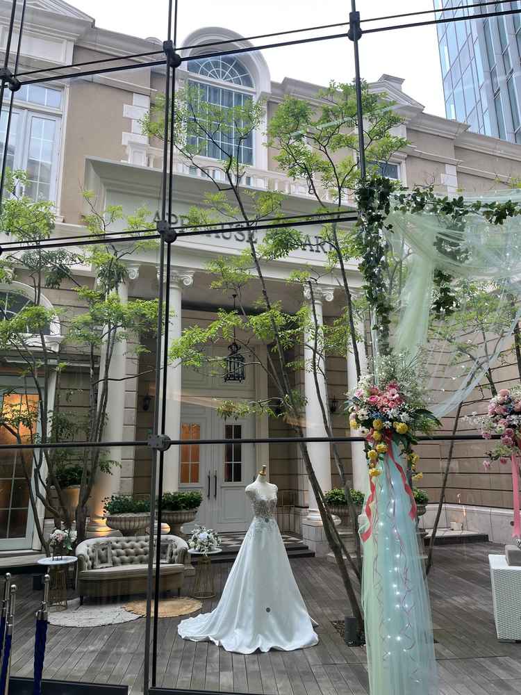 駅の方からの外観です