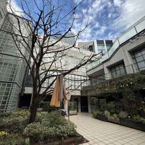 1階披露宴会場のガーデンであり、開放感を感じます。また、ここでBBQも可能。