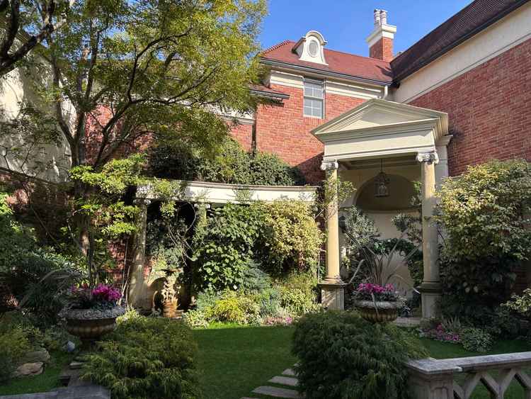 披露宴会場のガーデン。パーティー会場とつながっており、外でデザートビュッフェもできるそうです。