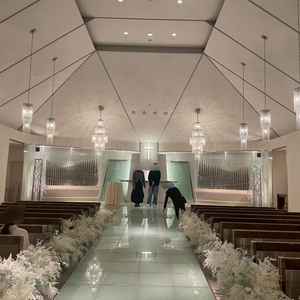 バージンロードは少し斜面になっており、ゲストからよく見えていると感じた。