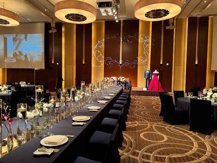 披露宴会場明るいバージョン