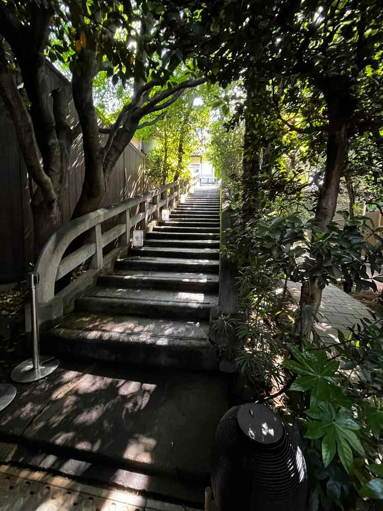 退場場所から見える待合室