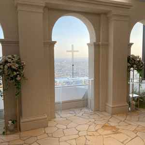 最上階スカイチャペル。南側に位置しており海が見える