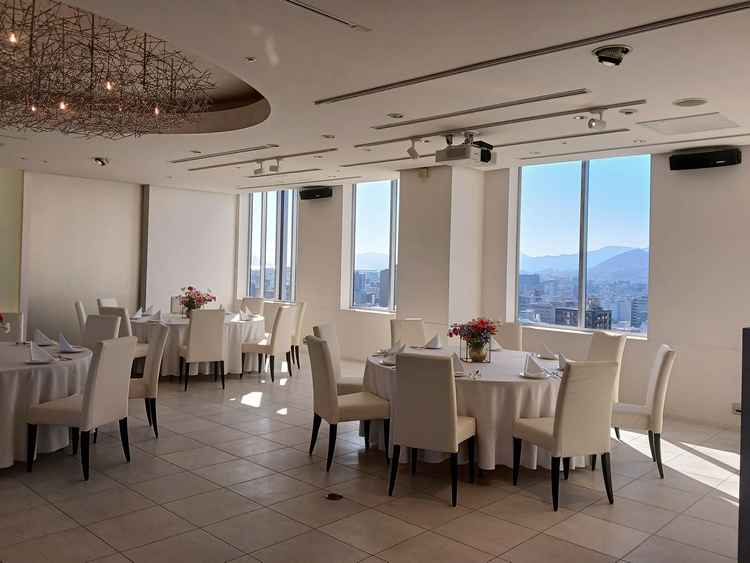 見晴らしの良い披露宴会場