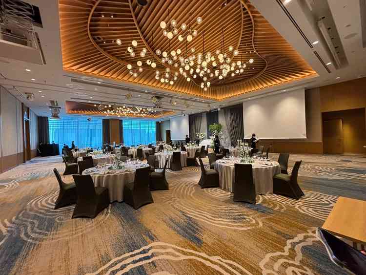 披露宴会場の様子。披露宴は一つしかなく、人数が多くても少なくてもこの会場になる。広々としている。