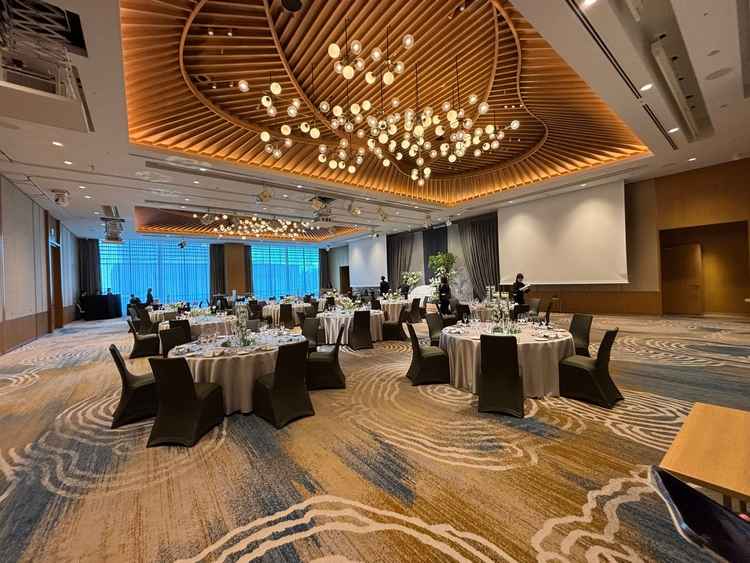 披露宴会場の様子。披露宴は一つしかなく、人数が多くても少なくてもこの会場になる。広々としている。