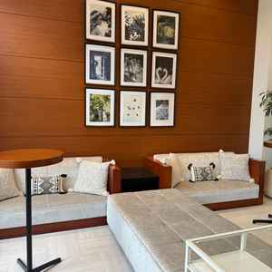 受付ロビーには、新郎新婦の前撮りの写真も飾れるようになっていたので、写真撮影もたくさんできそうでした