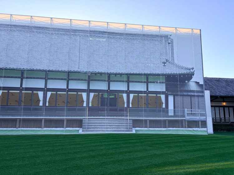 明治記念館本館の修復工事の様子