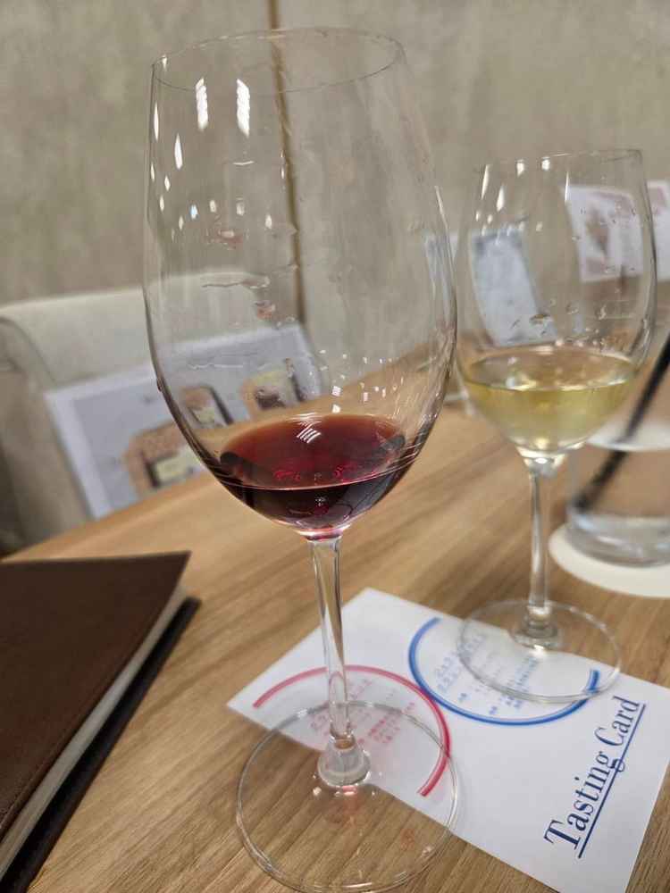 試飲用のワイン2種