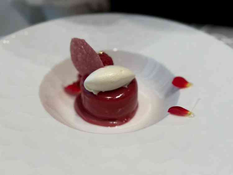 2人でデザートに感動して、デザートビュッフェをしたいねと話をしました。結婚式後も記念利用したいです。